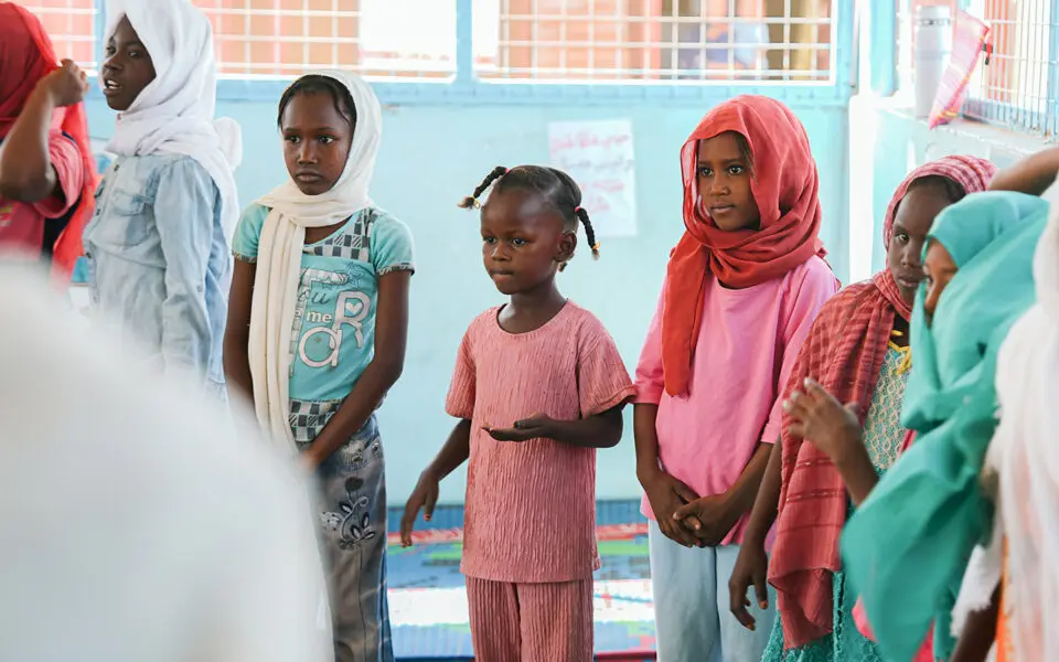 barn deltar i gruppövning