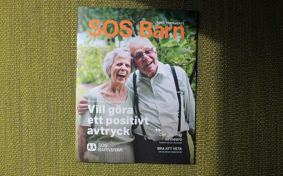 Tema Testamente broschyr om att testamentera från SOS Barnbyar.